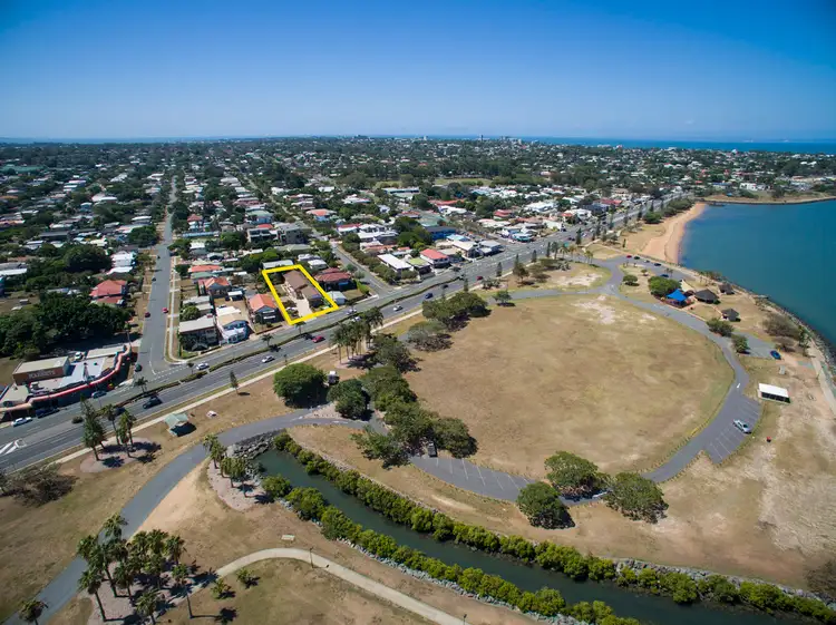 2/124 Hornibrook Esplanade, Clontarf QLD 4019