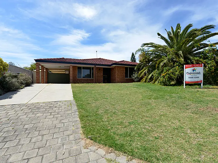 Second view of Homely house listing, 2 Bellana Place, Quinns Rocks WA 6030