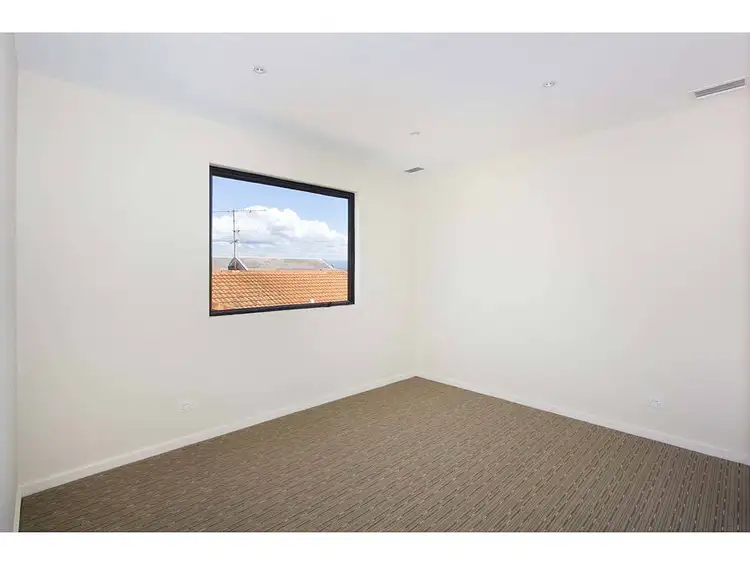 Sixth view of Homely apartment listing, 4/160 'Wings on Surf' Surf Parade, Broadbeach QLD 4218