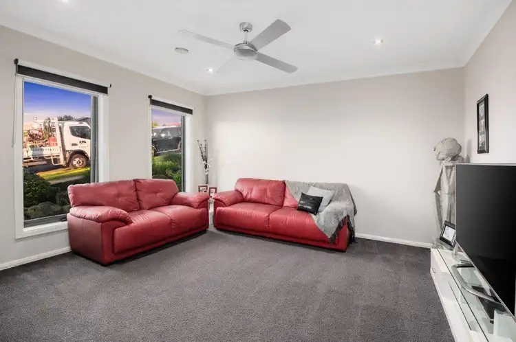 Second view of Homely house listing, 17 Wordsworth Court, Drouin VIC 3818