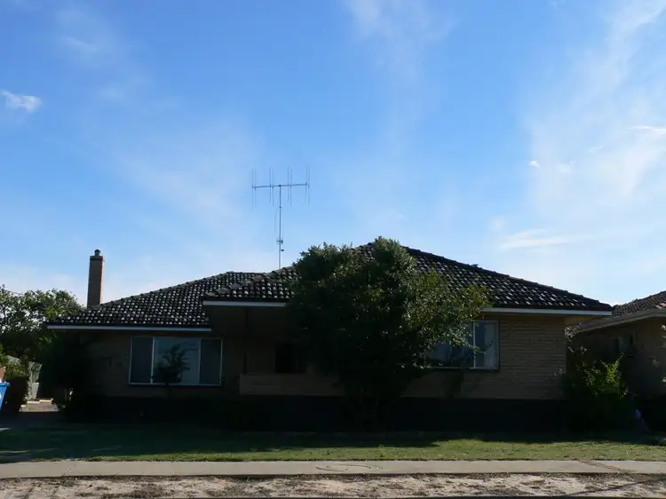19 Carinya Gardens, Katanning WA 6317