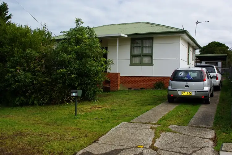 9 Elizabeth Avenue, Nowra NSW 2541