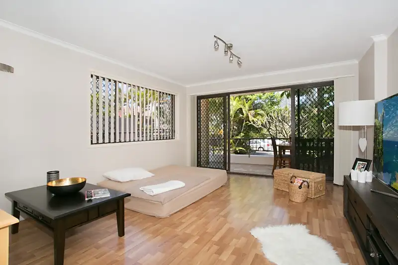 Main view of Homely unit listing, 2 17 Britannia Avenue, Broadbeach QLD 4218