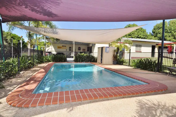 6 Moores Street, Mosman Park QLD 4820