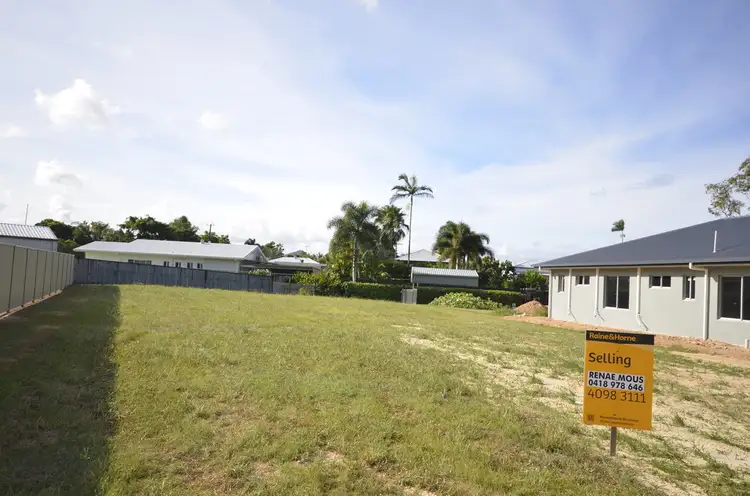 12 Riflebird Crescent, Mossman QLD 4873