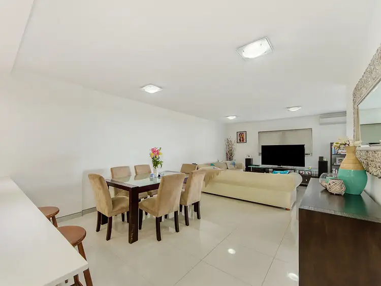 Fifth view of Homely unit listing, 6/80 Hornibrook Esplanade, Clontarf QLD 4019