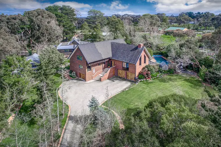 2 Bruce Street, Macedon VIC 3440