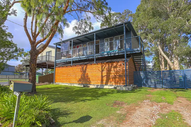 102 Cams Boulevard, Summerland Point NSW 2259