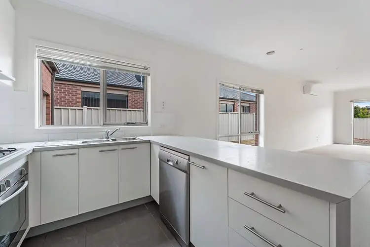 Fourth view of Homely house listing, 15 Pymble Gardens, Craigieburn VIC 3064