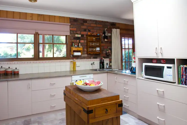 Second view of Homely house listing, 4 Dawson Court, Horsham VIC 3400