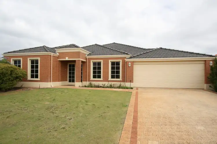 8 Riviera Vista, Port Kennedy WA 6172