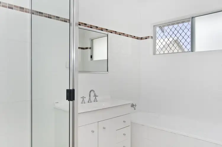 Fourth view of Homely unit listing, 4/12 Old Common Road, Belgian Gardens QLD 4810