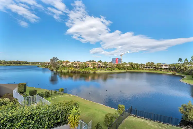 2/145 Palm Meadows Drive, Carrara QLD 4211