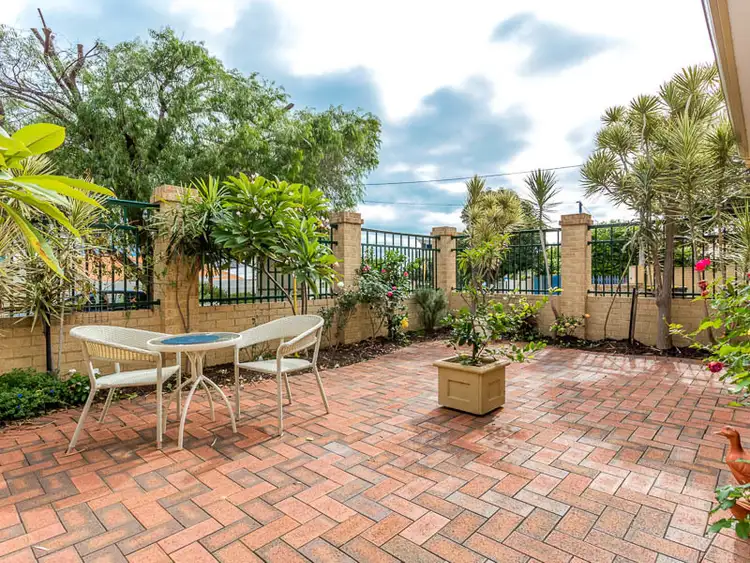 2/8 Fulford Street, Scarborough WA 6019