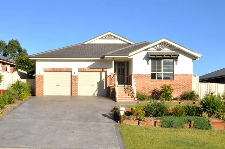 6 Pinnacle Cl, Bolwarra Heights NSW 2320