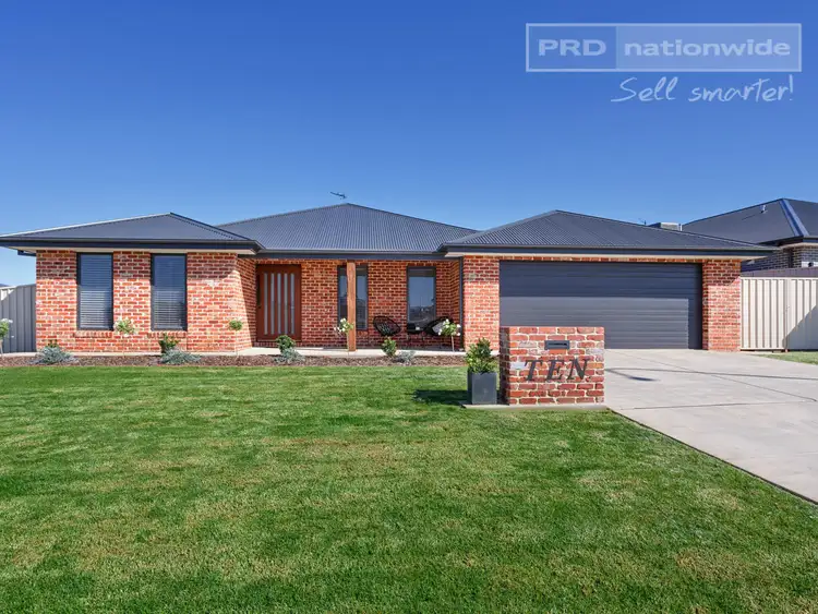 10 Ross Parkway, Gobbagombalin NSW 2650