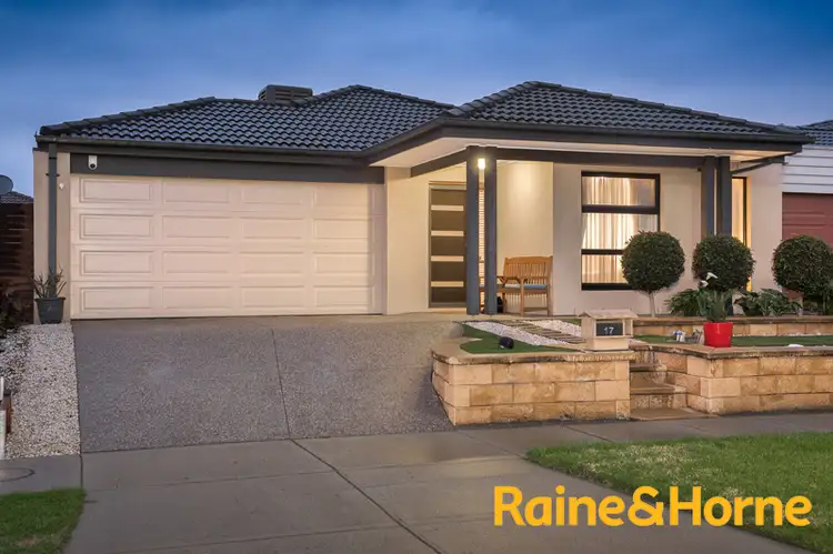 17 Noremac Grove, Lyndhurst VIC 3975