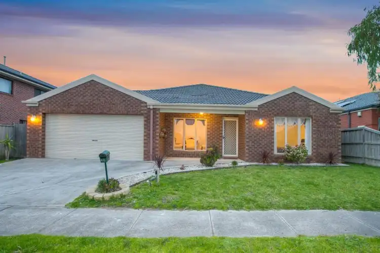 40 Yorkshire Drive, Cranbourne North VIC 3977