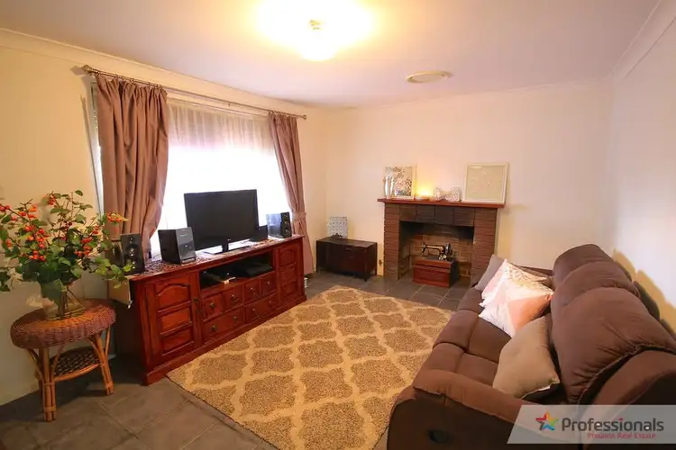 Fifth view of Homely house listing, 16 Adelina Court, Camillo WA 6111