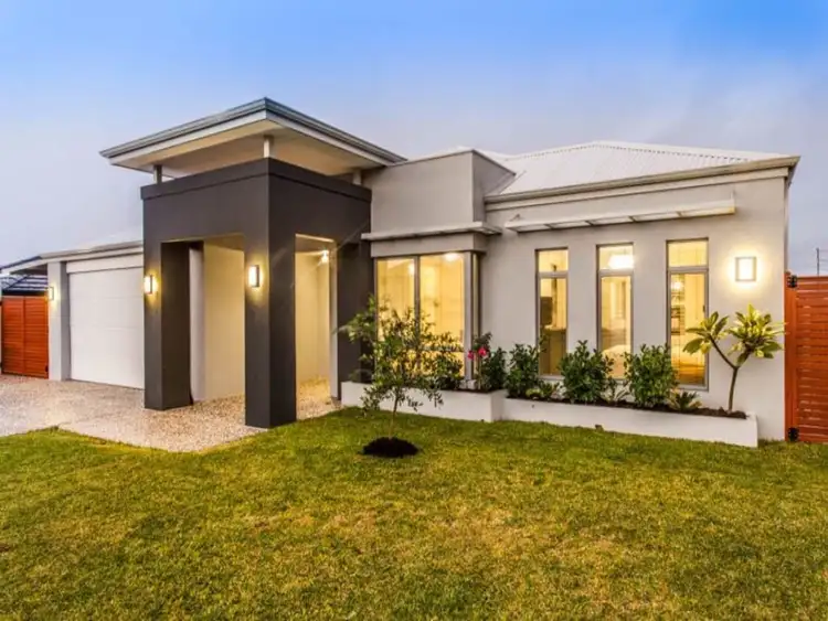 Second view of Homely house listing, 21 Regelia Vista, Beeliar WA 6164