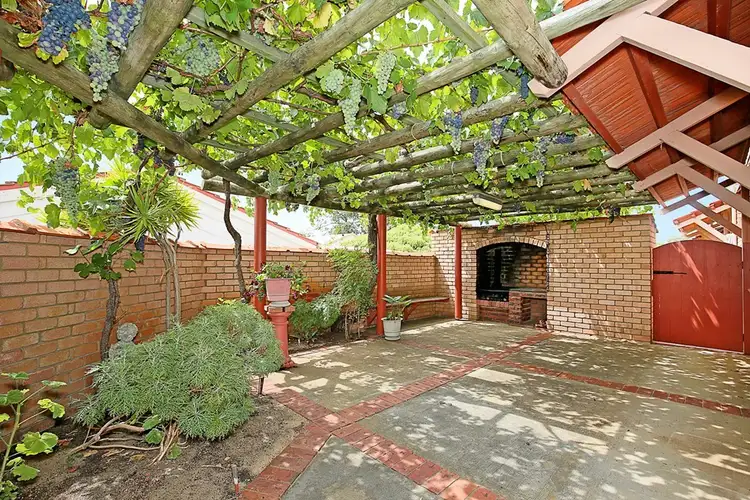 40 Karunjie Road, Golden Bay WA 6174