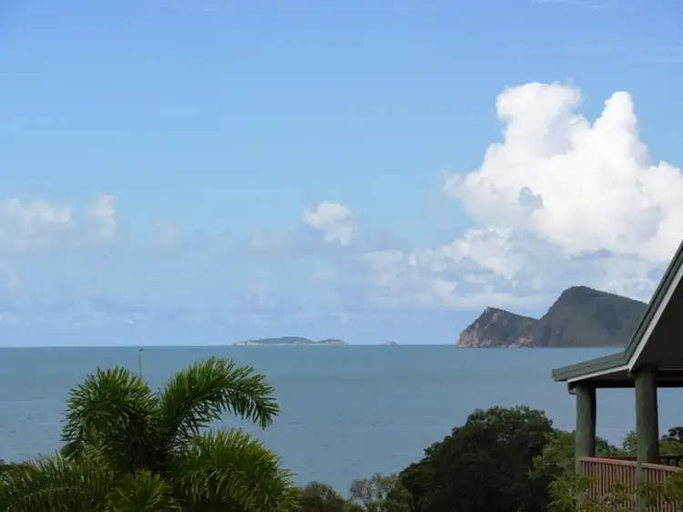 14 Roseric Crescent, Hideaway Bay QLD 4800
