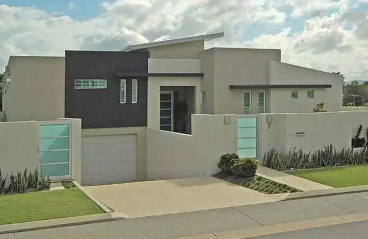 113 Sir Bruce Small Blvd, Benowa QLD 4217