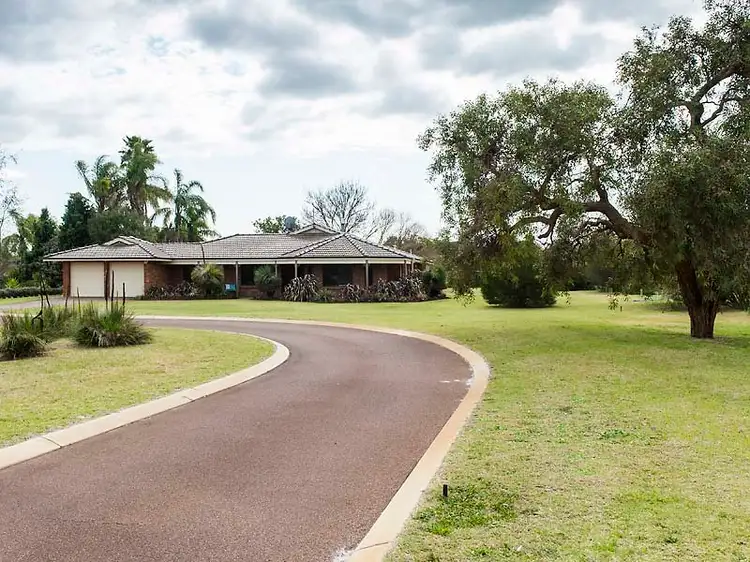 35 Frayne Place, Wandi WA 6167
