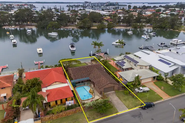 41 Lindsay Parade, Paradise Point QLD 4216