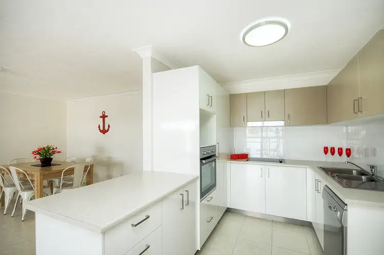 4 / 25 Duet Drive, Mermaid Waters QLD 4218