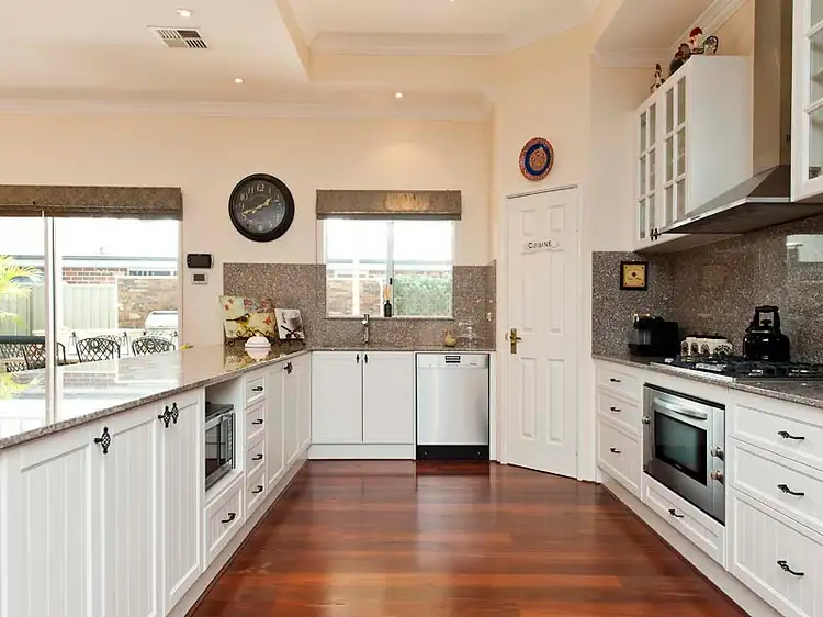 10 Dearden Road, Byford WA 6122