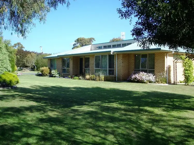2 Bundarra Drive, Squeaking Point TAS 7307