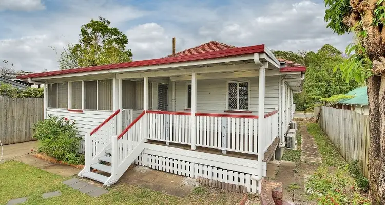 6 Turner Ave, Fairfield QLD 4103