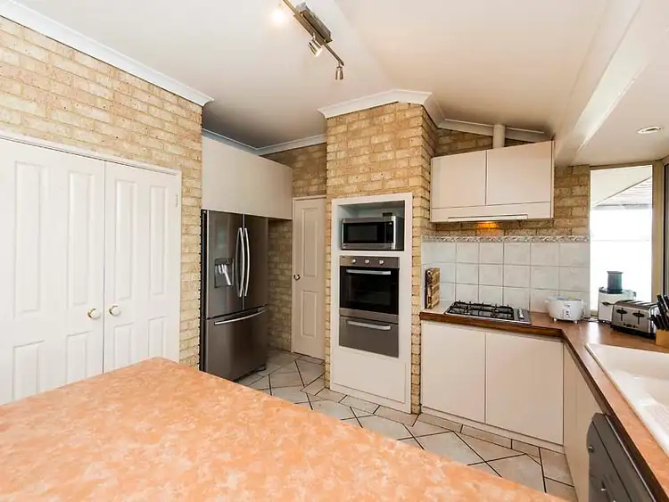 Seventh view of Homely house listing, 5 Jingella Mews, Viveash WA 6056
