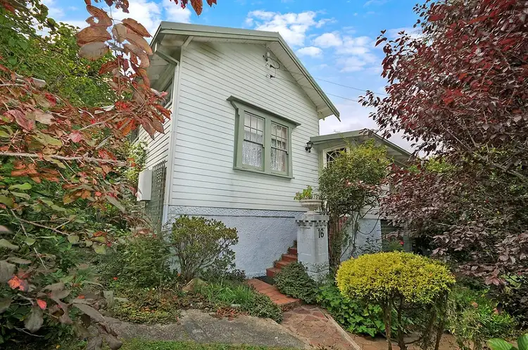 16 Kundibar Street, Katoomba NSW 2780