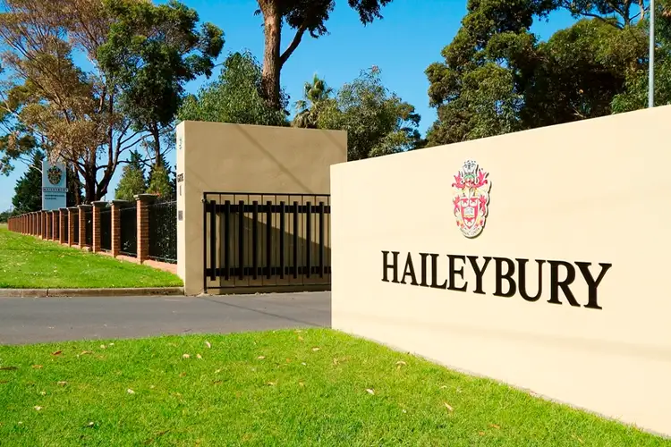 Third view of Homely house listing, 3 Broadleaf Court, Keysborough VIC 3173