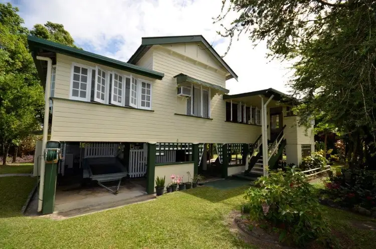 4 Dan Hart Lane, Mossman QLD 4873