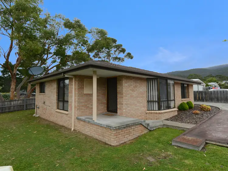 2/15 Godfrey Road, Claremont TAS 7011