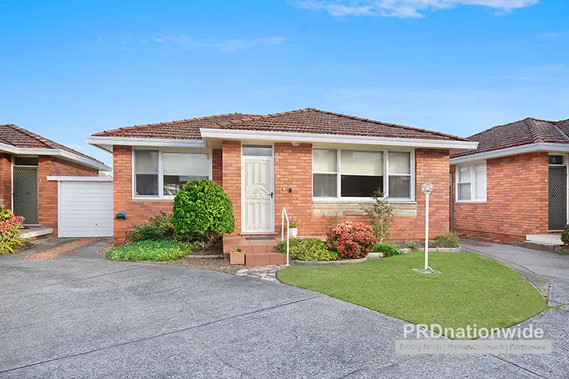 Main view of Homely villa listing, 8/10 Oldham Crescent, Dolls Point NSW 2219