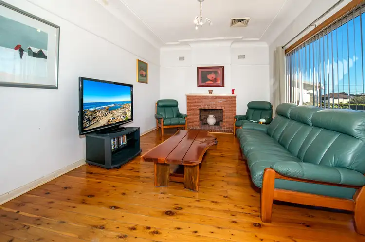 Fourth view of Homely house listing, 81 Macquarie Street, Chifley NSW 2036
