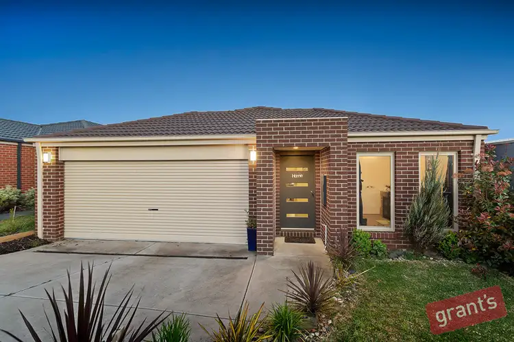 33 Botham Crescent, Pakenham VIC 3810