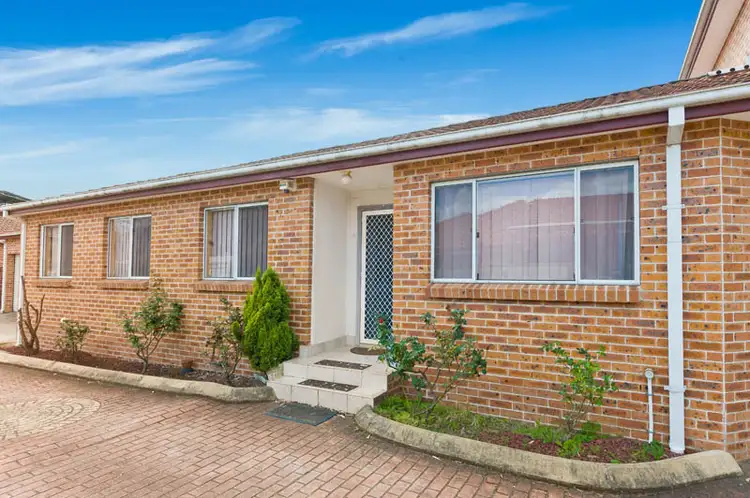 2 / 13 Broe Avenue, East Hills NSW 2213