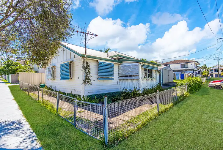 12 Robertson Avenue, Margate QLD 4019
