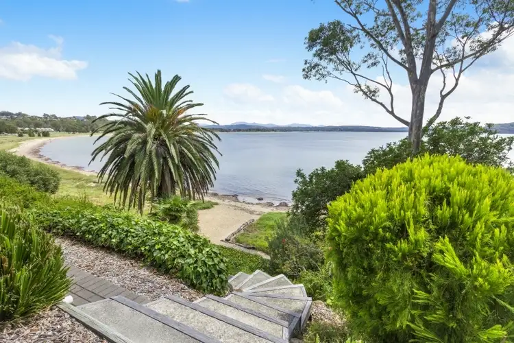 1b Observation Avenue, Batehaven NSW 2536