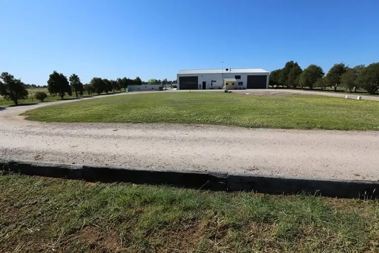 107 Almond Road, Leeton NSW 2705