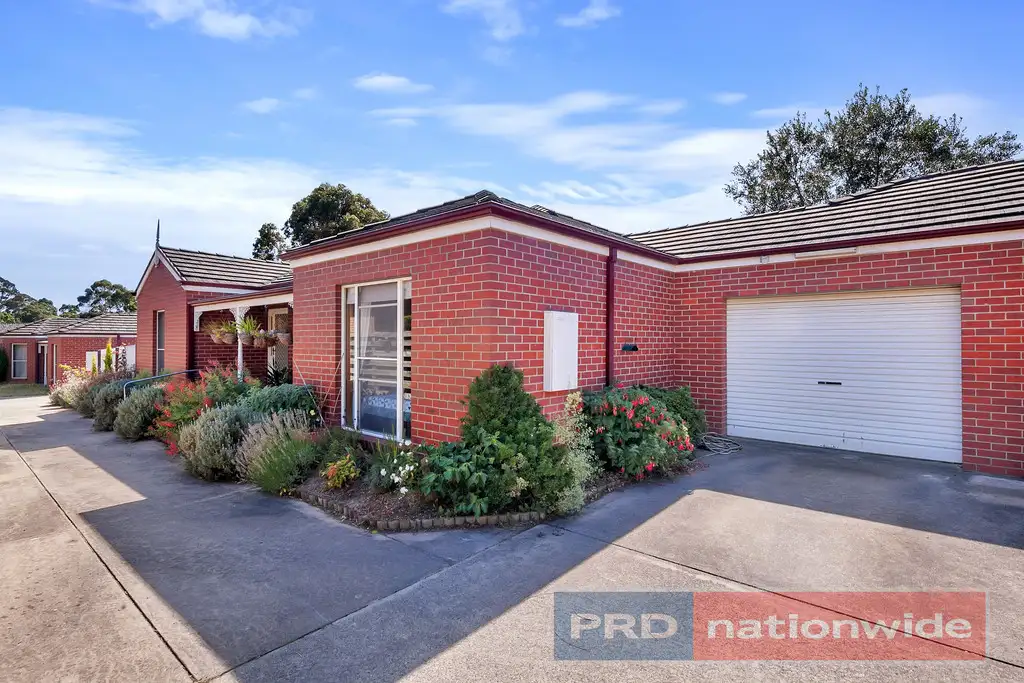 Main view of Homely townhouse listing, 2/8 Bacchus Road, Mount Clear VIC 3350