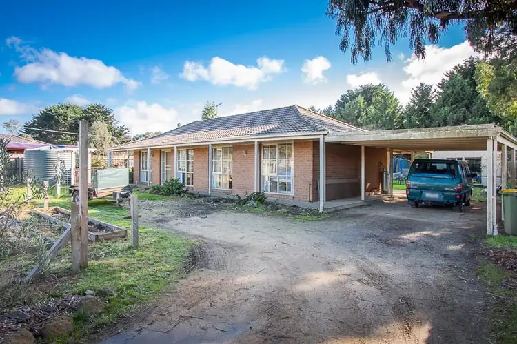 10 Kathryn Street, Romsey VIC 3434