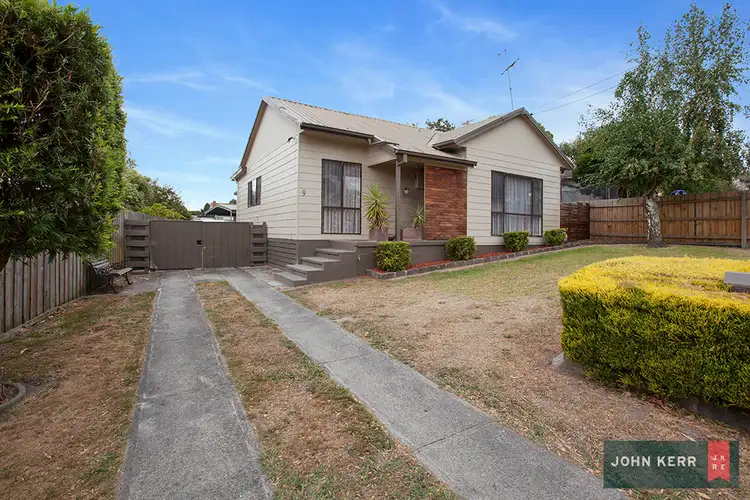 9 Staff Street, Moe VIC 3825