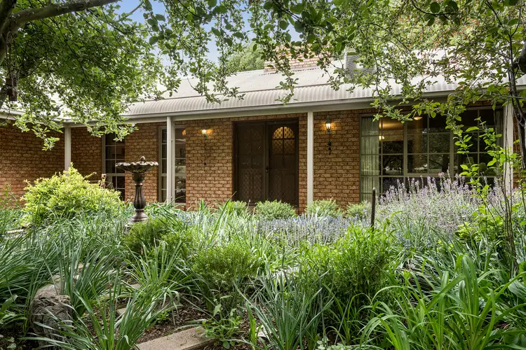 16 Hill Drive, Kyneton VIC 3444