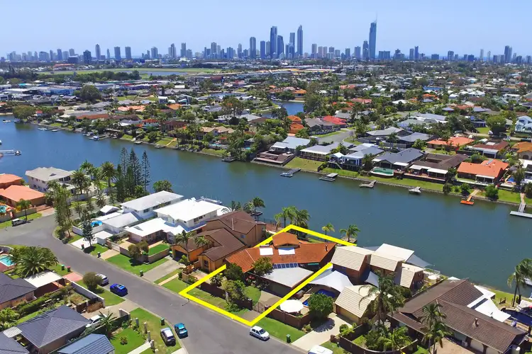 8 Angus Court, Benowa Waters QLD 4217